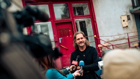 Reżyser filmu "Wróbel" Marcin Janos-Krawczyk przed Barem Czeremcha