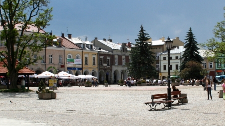 Rynek w Krośnie, fot. Krzysztof Burek, CC-BY-SA-3.0, Wikimedia Commons