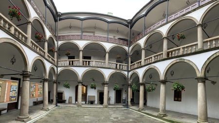 Dziedziniec żywieckiego Zamku, fot. Paulina Daczkowska, ARR S.A.