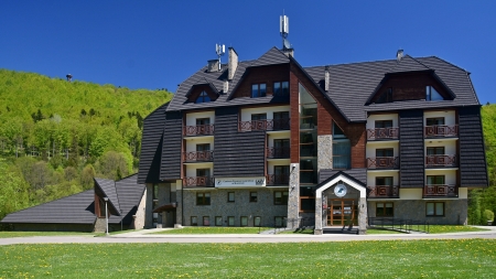 Centrum Promocji Leśnictwa - Bieszczady - Muczne, fot. Henryk Bielamowicz, CC BY-SA 4.0, Wikimedia Commons