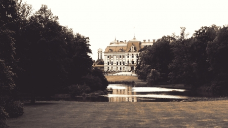 Zamek  w Pszczynie fot. WaSZI | Pixabay