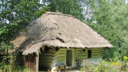 Pogórzanie - chałupa biedniacka, fot. Swohmeck, CC BY-SA 2.5, Wikimedia Commons