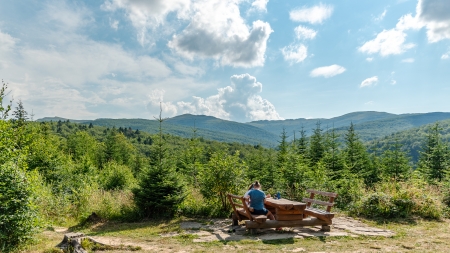 Widok z Chaty Rebrowa, lipiec 2022 fot. Michał Woźny, Podkarpacka Komisja Filmowa