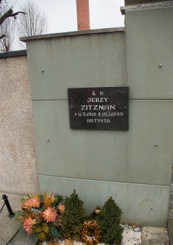 Grób Jerzego Zitzmana na Cmentarzu w Białej, aut. Artkar0, CC   BY-SA 3.0, via Wikimedia Commons